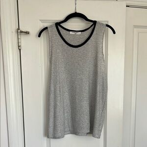 Lulu’s Striped Gray Sleeveless Top
